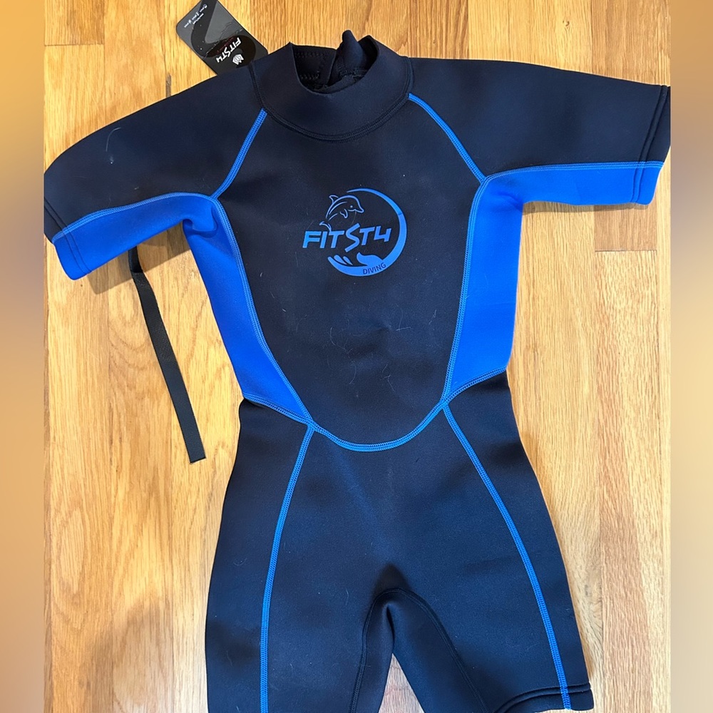 NWT Fit 5th short sleeve wet suit size small